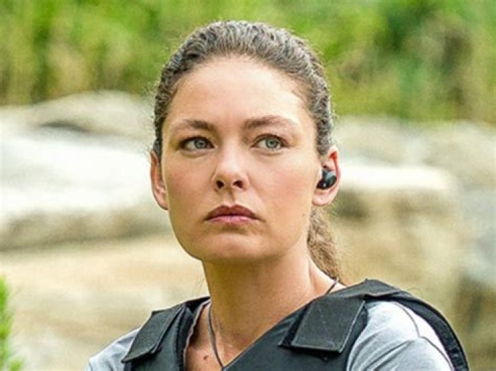 Alexa Davalos - Age, Family, Bio