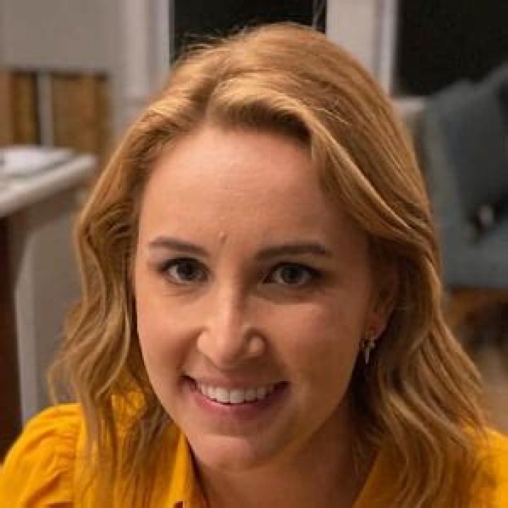 Alexandra Wilson - Age, Family, Bio