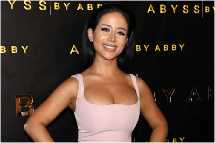 Amber Scholl - Age, Family, Bio