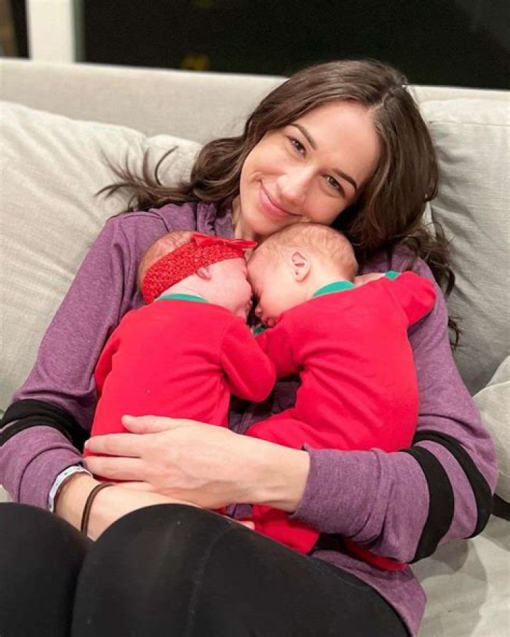 American YouTuber Colleen Ballinger Pregnant With Twins After Facing Miscarriage!