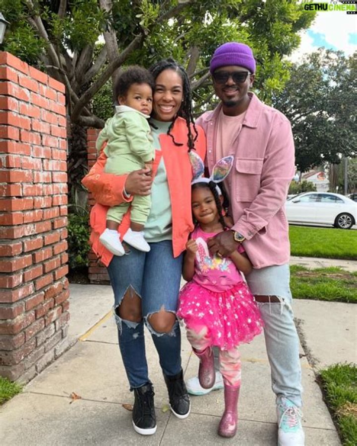 Angela Lewis - Age, Family, Bio