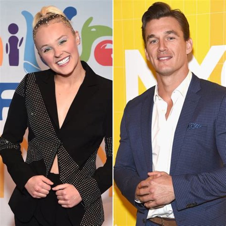 Are Andi Dorfman And Tyler Cameron Started Dating? The Bachelorette Star Talks About Their Bond!