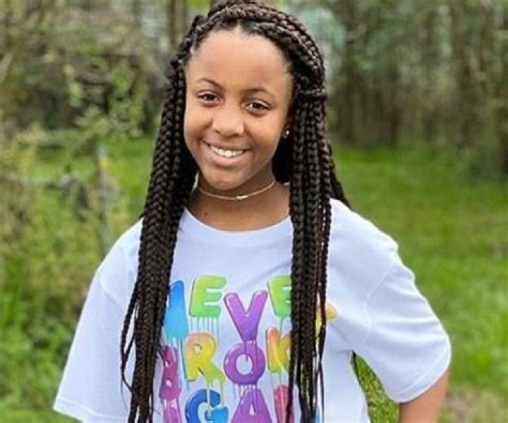 Badkidmirah - Age, Family, Bio