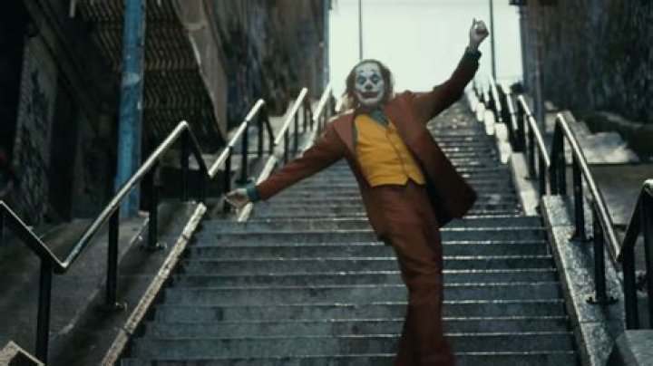 bitchy | Lady Gaga gives a thumbs up while filming ‘JOKER 2’ on the Iconic Joker stairs in the Bronx