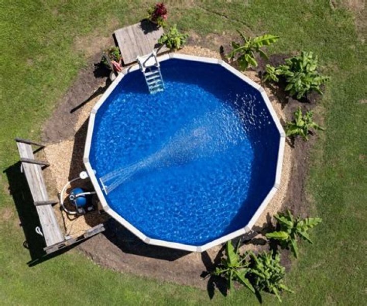 Can you put above ground pool on gravel?