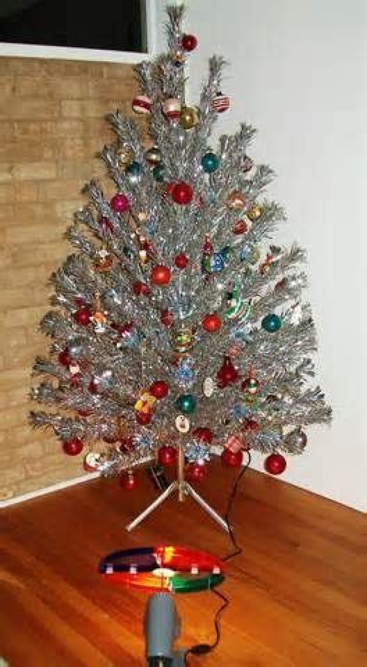 Can you put LED lights on an aluminum tree?