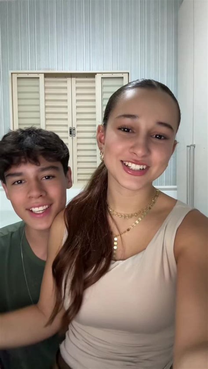 Carol Castro (TikTok Star) - Age, Family, Bio