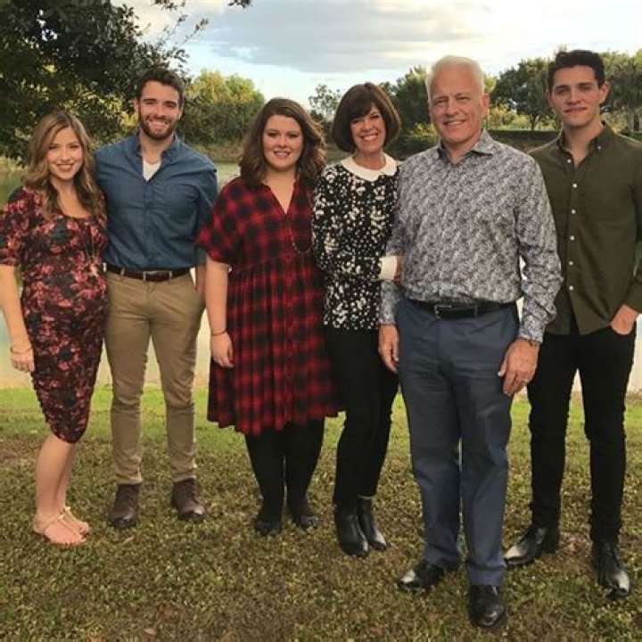 Casey Cott - Age, Family, Bio