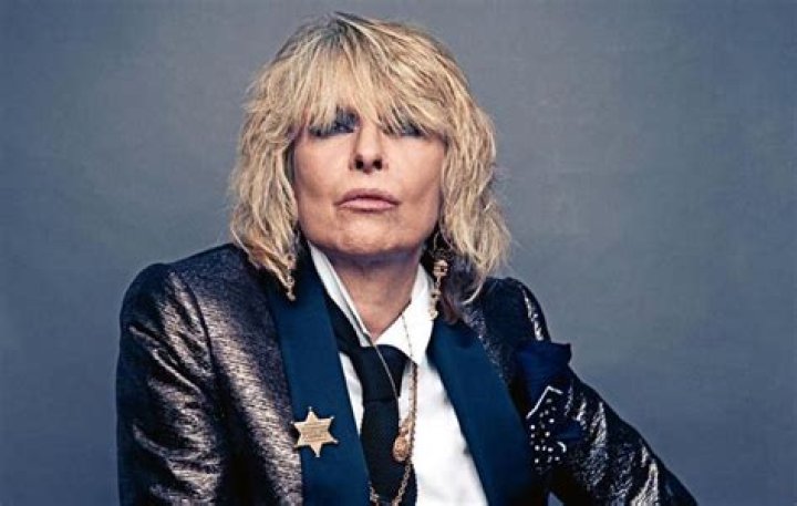 Chrissie Hynde Bio (Wiki) 