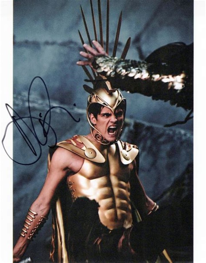 Daniel Sharman - Age, Family, Bio