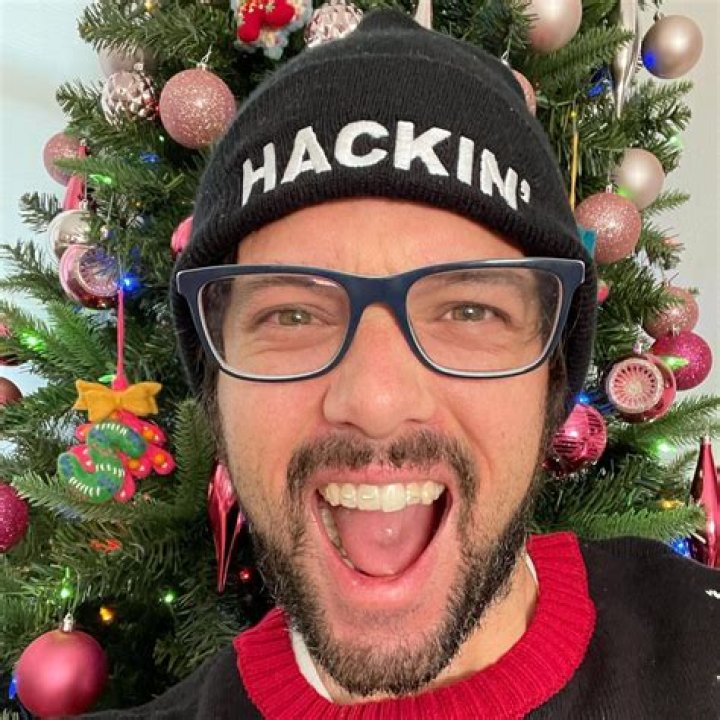 Daniel the Cameraman - Age, Family, Bio