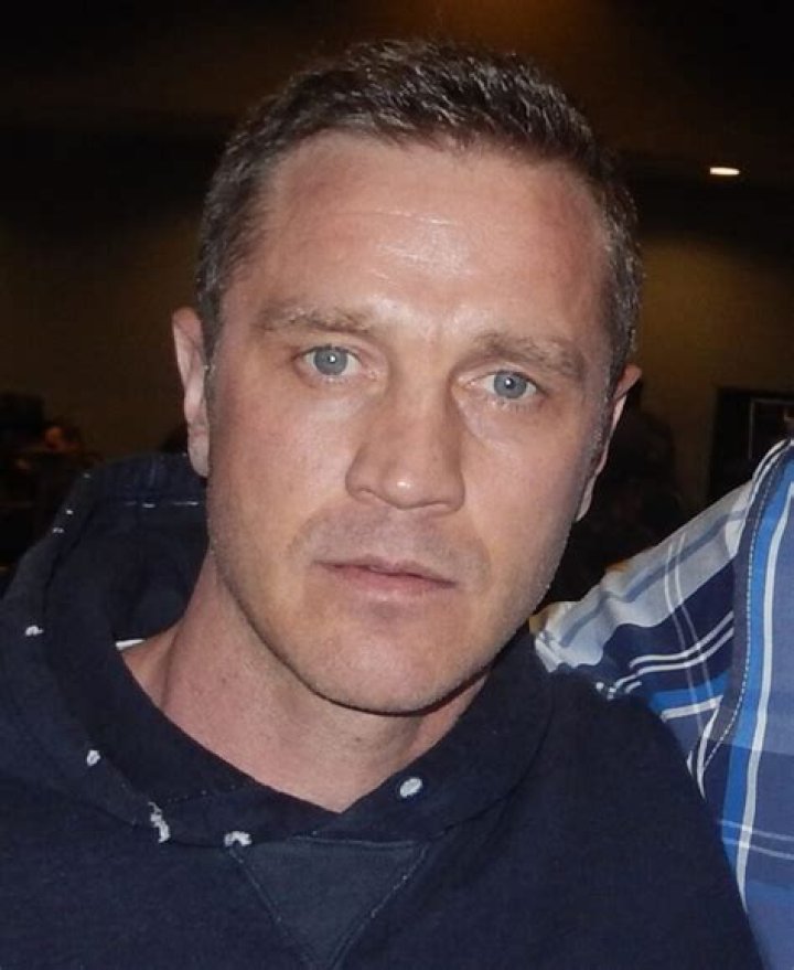 Devon Sawa Bio (Wiki) 