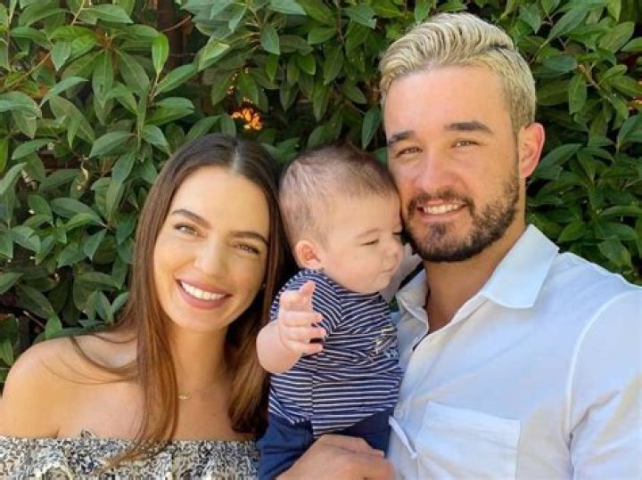 Eddy Alvarez - Age, Family, Bio