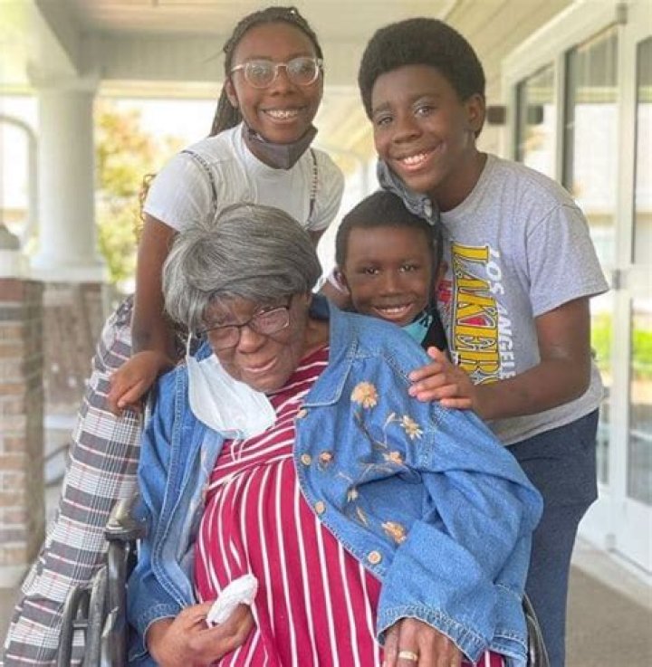 Elisha Williams - Age, Family, Bio