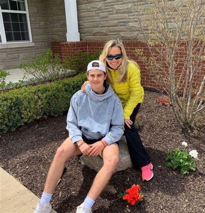 Ella Hughes - Age, Family, Bio