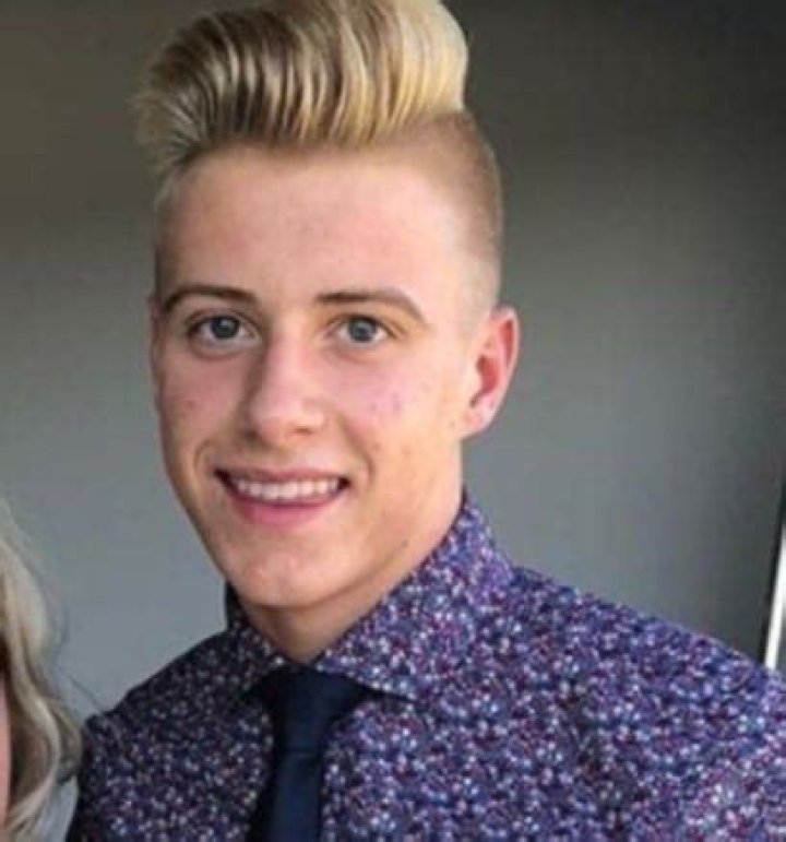 Elliot Brown Bio (Wiki) 