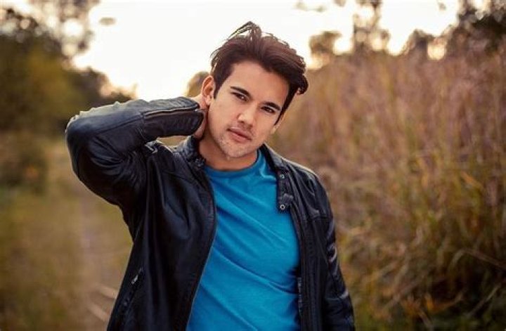 
Francis Mossman Height, Weight, Net Worth, Age, Birthday, Wikipedia, Who, Nationality, Biography 