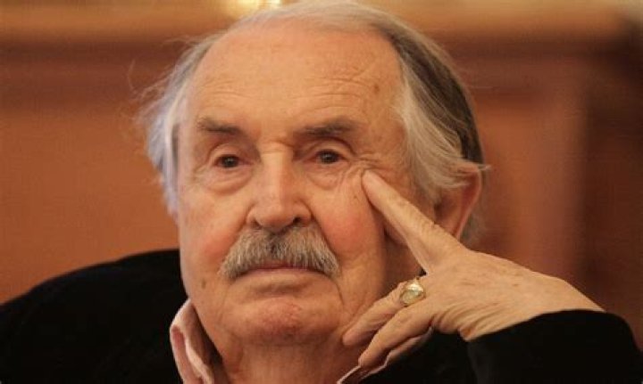 Gus Trikonis Bio (Wiki) 