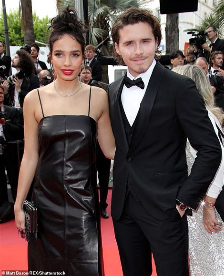 Hana Cross, the ex-girlfriend of Brooklyn Beckham is launching her singing career!