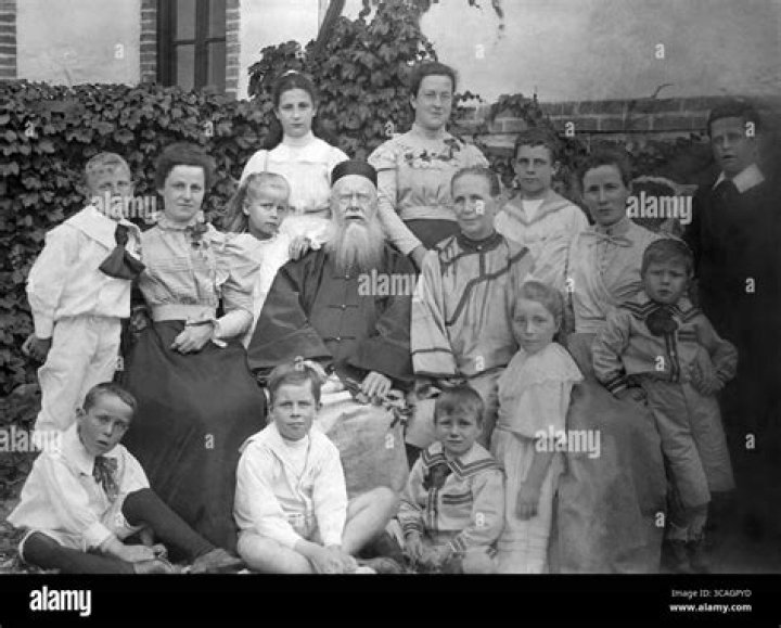 Harry Hudson-Taylor - Age, Family, Bio