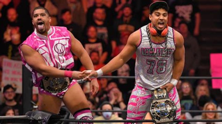 How is wrestler Anthony Bowens dealing with hate regarding his sexuality?