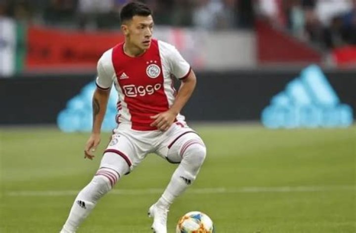 How old is Lisandro Martinez?