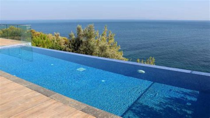 Is an infinity pool safe?