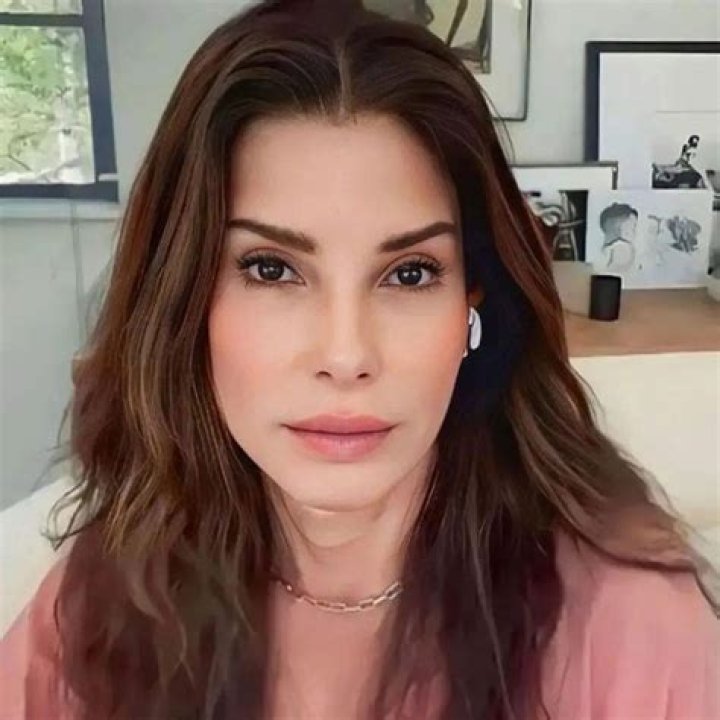 Is Sandra Bullock a lesbian?