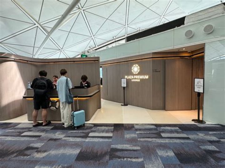 Is there an Amex lounge in Hong Kong?
