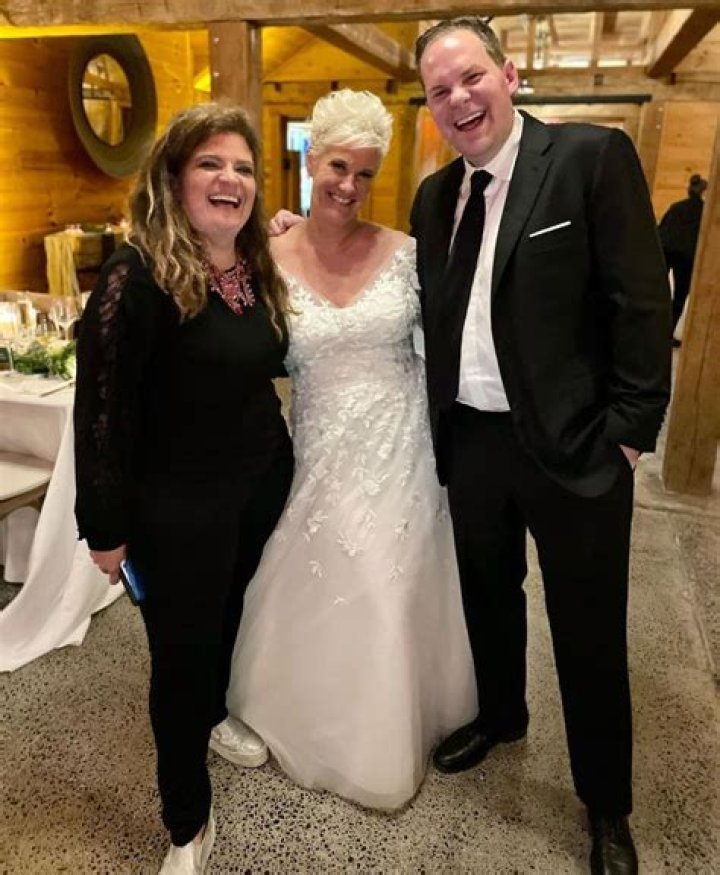 Is Top Chef Koren Grieveson Married Anne Burrell? Her Bio, Net worth, Engaged, Wedding, Restaurant