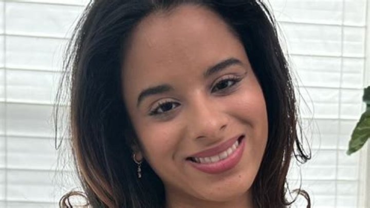 Isa Moreno - Age, Family, Bio