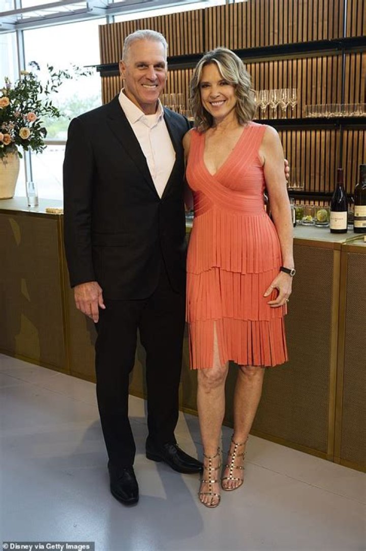 Janice Dickinson - Age, Family, Bio