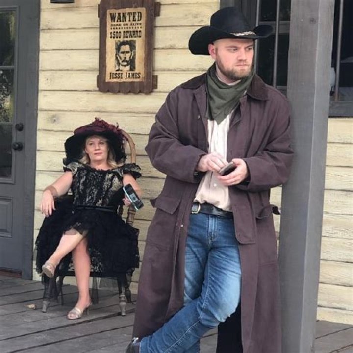 Jimmy Hollister - Age, Family, Bio