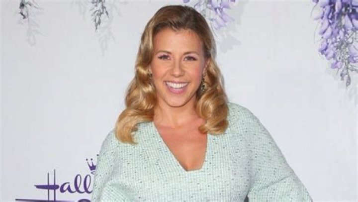 Jodie Sweetin Highlights | Famous Birthdays