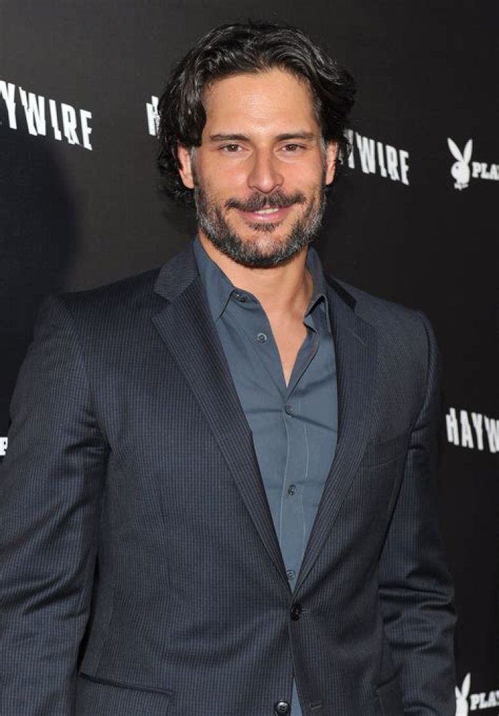 Joe Manganiello is going beard-free for the lockdown: is it better or worse?