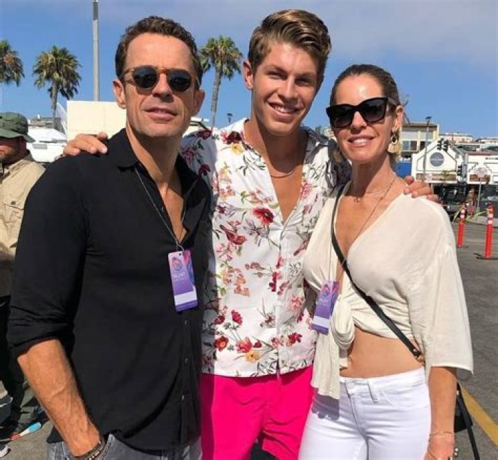 Julien Azelart - Age, Family, Bio