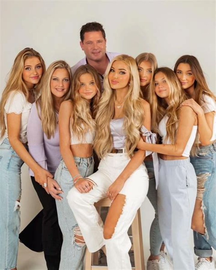 Katerina Rozmajzl - Age, Family, Bio