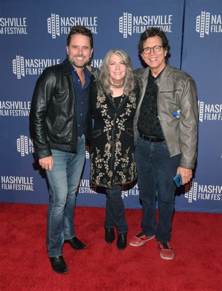 Kathy Mattea - Age, Family, Bio