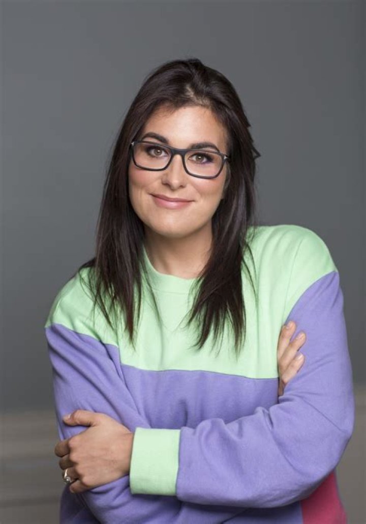 Katie Downes - Age, Family, Bio