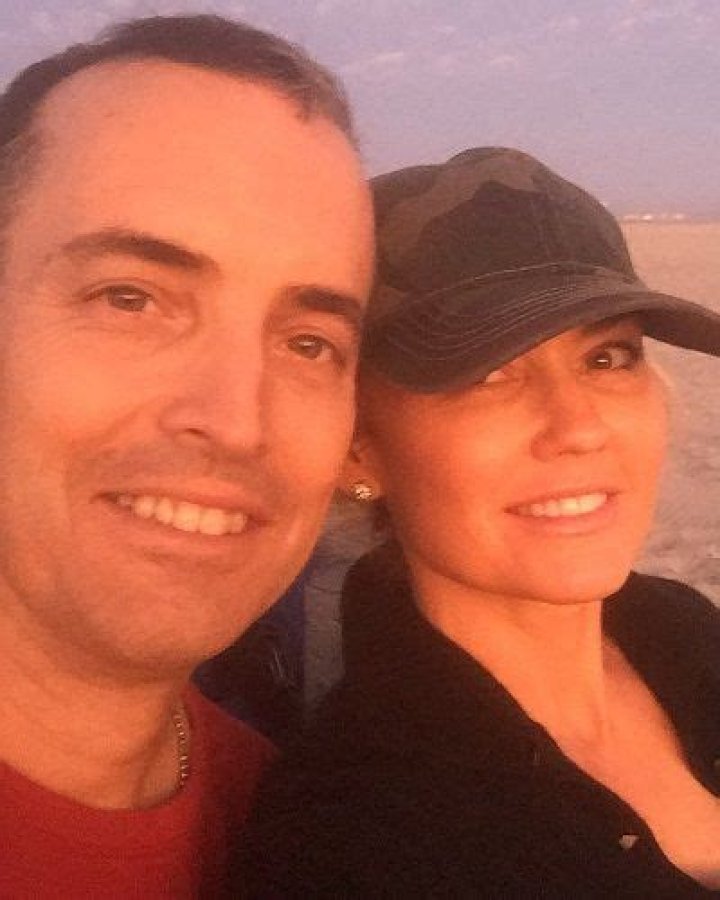 Kelly Carlson sacrificed her career for Navy husband! Find about their married life