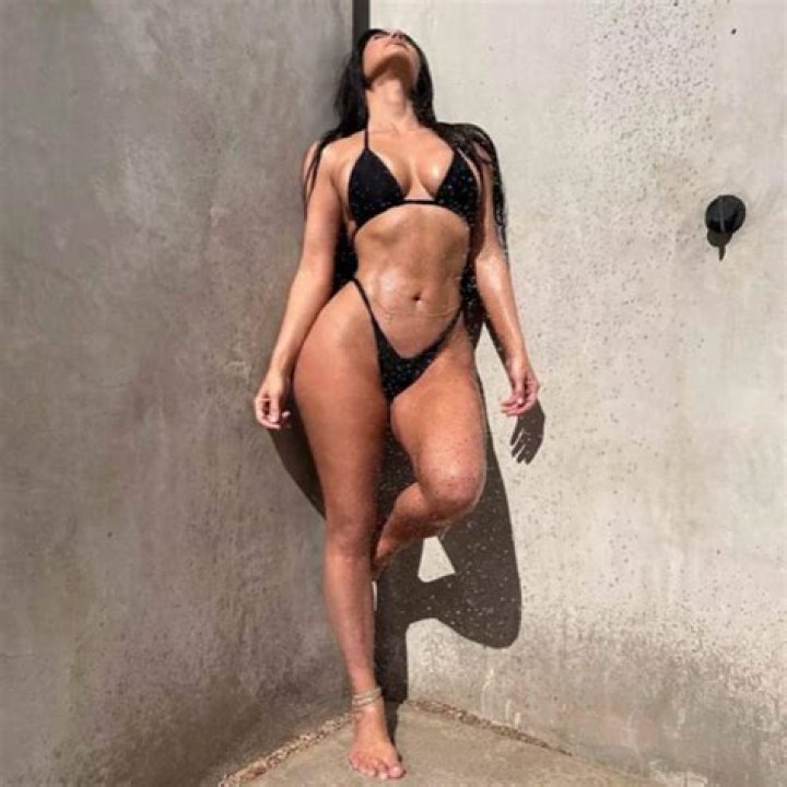 Kim Kardashian Wears Thong Bikini and Belly Chain in Her Latest Instagram Pictures!