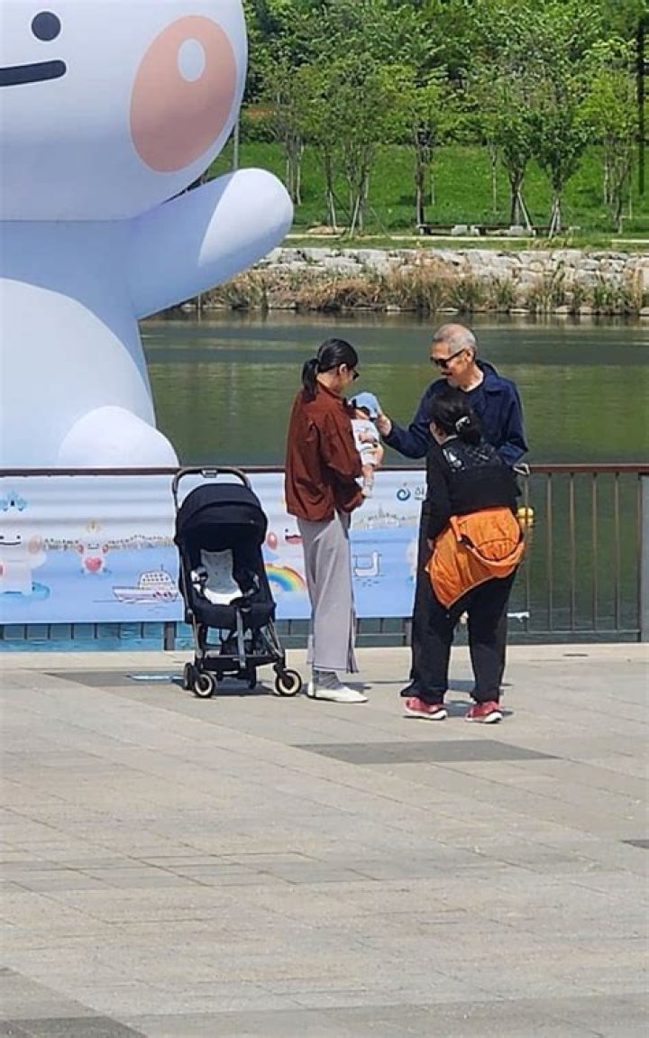 Kim Min-hee - Age, Family, Bio