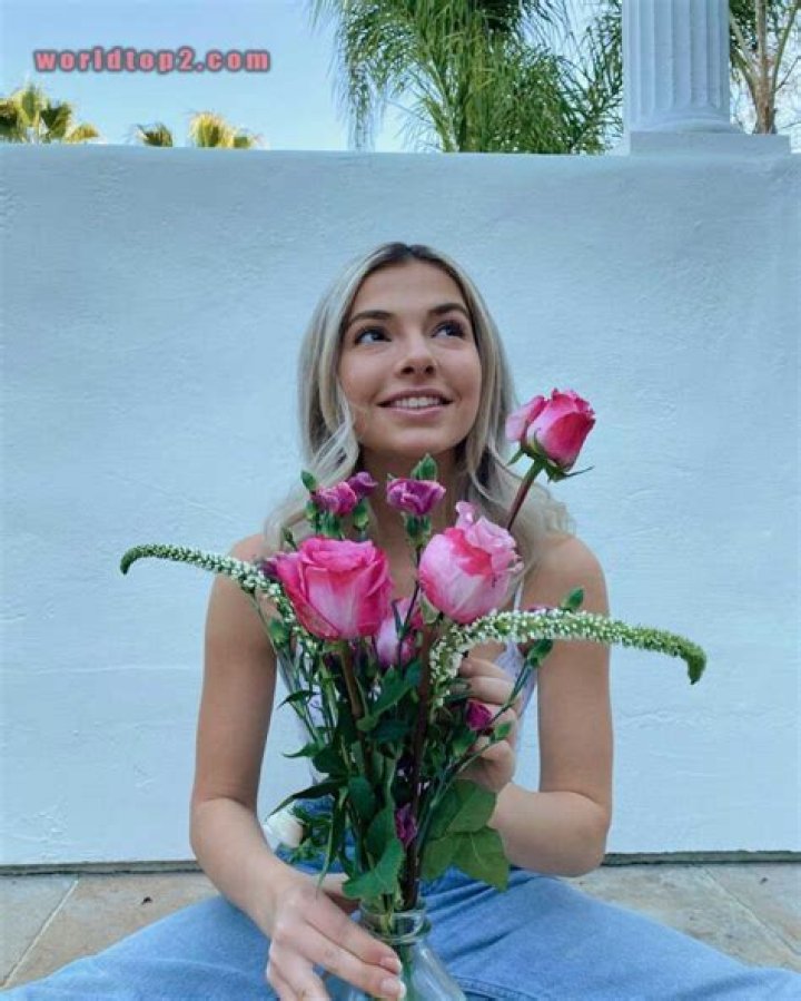 Kit Keenan Bio (Wiki) 