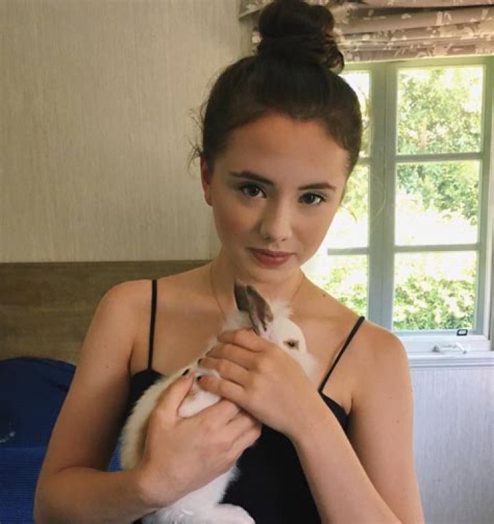 Lily Mo Sheen Bio (Wiki) 