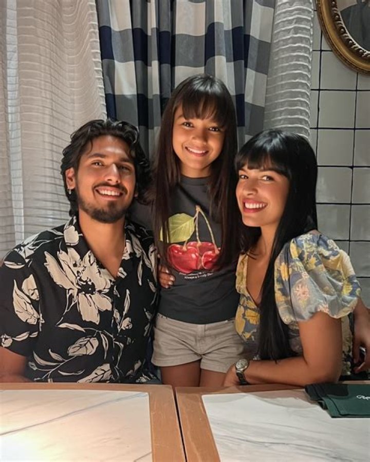 Lizbeth Santos - Age, Family, Bio