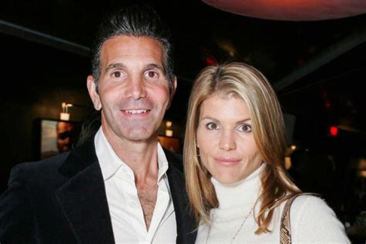 Lori Loughlin & Mossimo have put their Bel Air home on the market for $28 million
