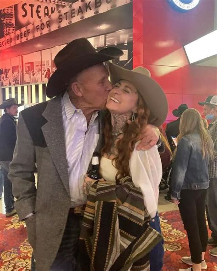 Mariah Torres - Age, Family, Bio