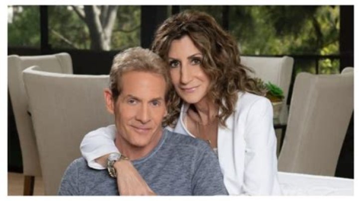 Married for years but with no children!! Career-oriented figures, Ernestine Sclafani and Skip Bayless’ married life. Get more on them!!