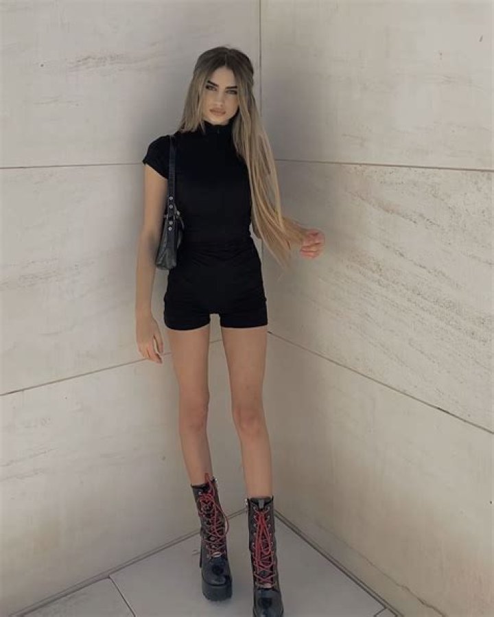 Martina Erregue Height, Weight, Net Worth, Age, Birthday, Wikipedia, Who, Instagram, Biography