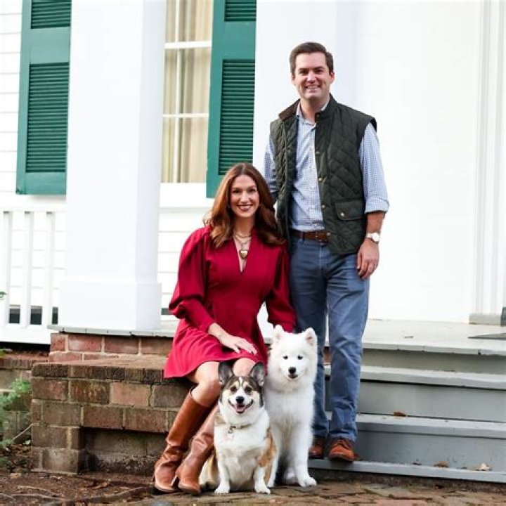 Mary Kneip - Age, Family, Bio